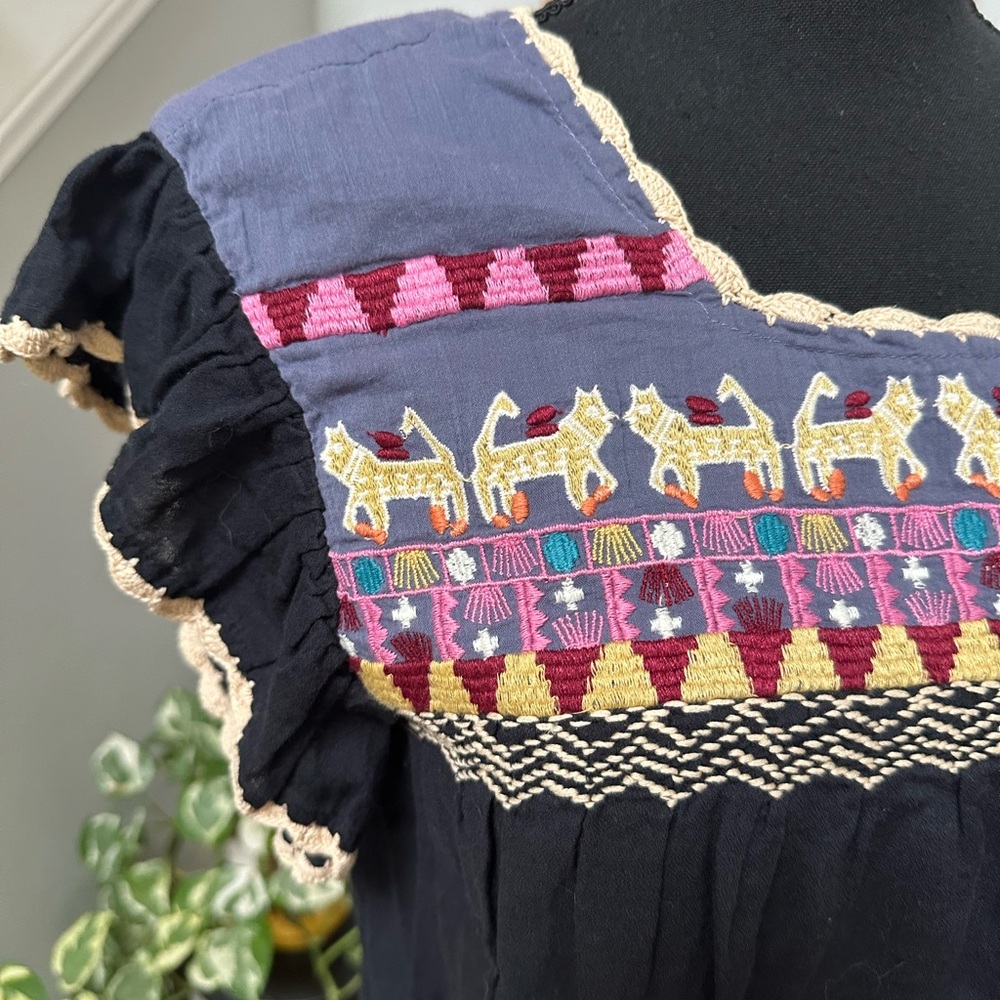 Black Embroidered Cats & Geometric Shapes Crocheted Flutter Sleeves - Picture 2 of 5